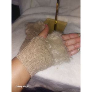 Beige Faux Fur Trim Fingerless Gloves One Size